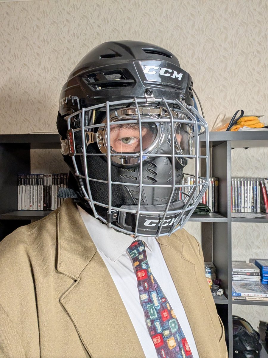 ArgonianPetr's tweet photo. Nah, this blazer is better without any vest.
#suit #helmet #mssk #suits https://t.co/d8JtBEToiD