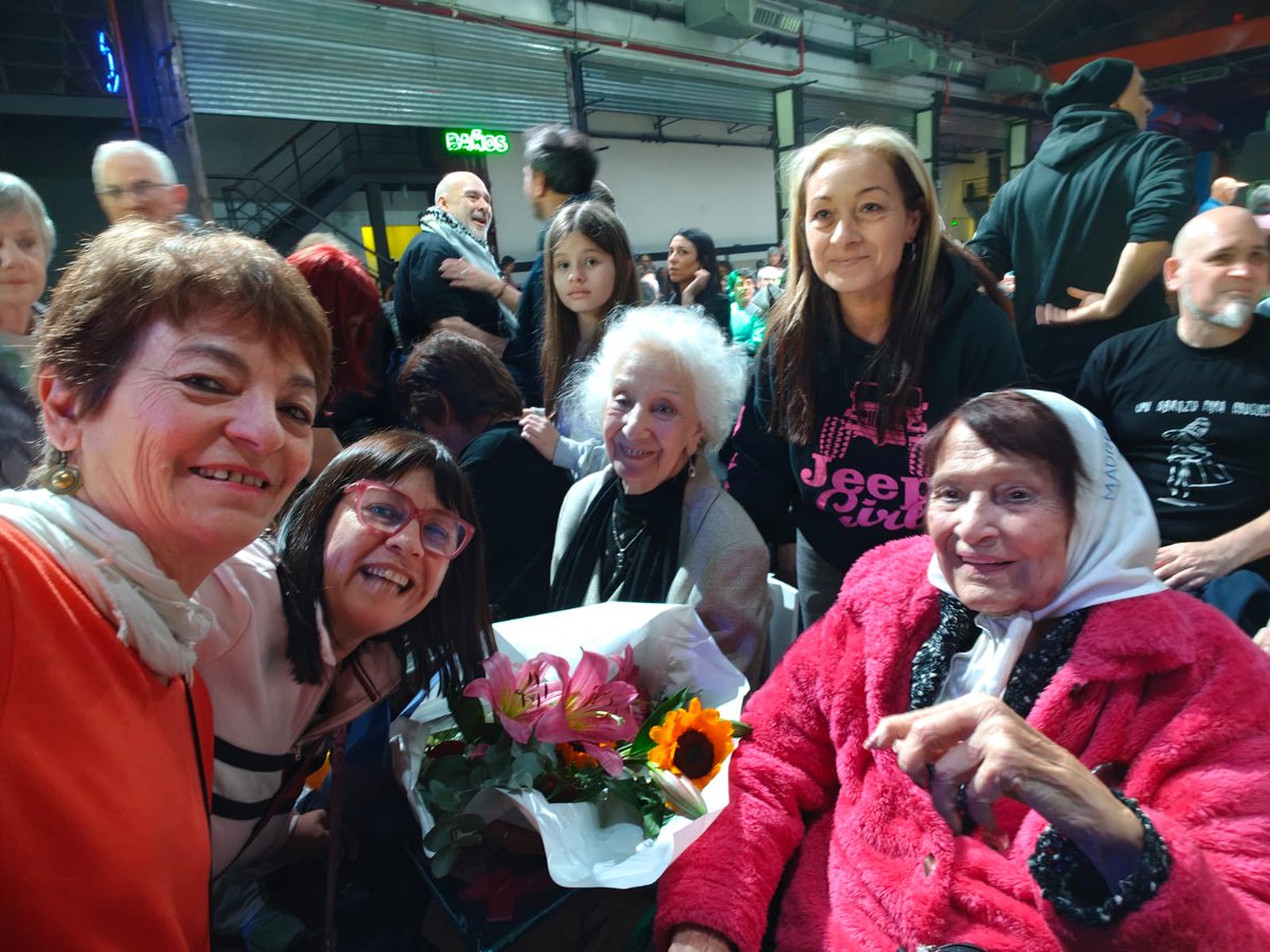 ¡HASTA ENCONTRARLXS A TODXS! EL SUTEBA CELEBRÓ JUNTO A ABUELAS SUS 48 AÑOS DE LUCHA INCLAUDICABLE

Acompañamos la celebración del 48° aniversario de la fundación de <a href="/abuelasdifusion/">Abuelas de Plaza de Mayo</a> y el cumpleaños número 95 de nuestra querida Estela de Carlotto 🤍

Se hicieron presentes por