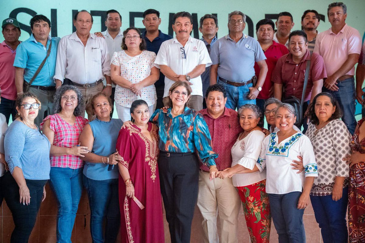 CarmenenunClick's tweet photo. #CiudadDelCarmen #TresPoderes
📣⏩ Liz Hernández sostuvo reunión de trabajo con integrantes del Sindicato de los Tres Poderes
La titular de la Secretaría de Gobierno del Poder Ejecutivo del Estado de Campeche, Liz Hernández Romero sostuvo un encuentro con los agremiados del... https://t.co/4WFLF3T805