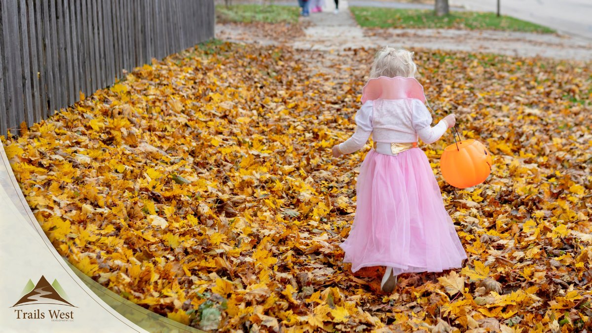 WestTrails's tweet photo. It’s the height of spooky season, but the search for your dream home shouldn’t be frightening. The helpful team at Trails West is ready to help treat you to high-quality living – without any added tricks.

Our builds are flexible to your needs, made to be uniquely yours. https://t.co/6I0QZqSvAW