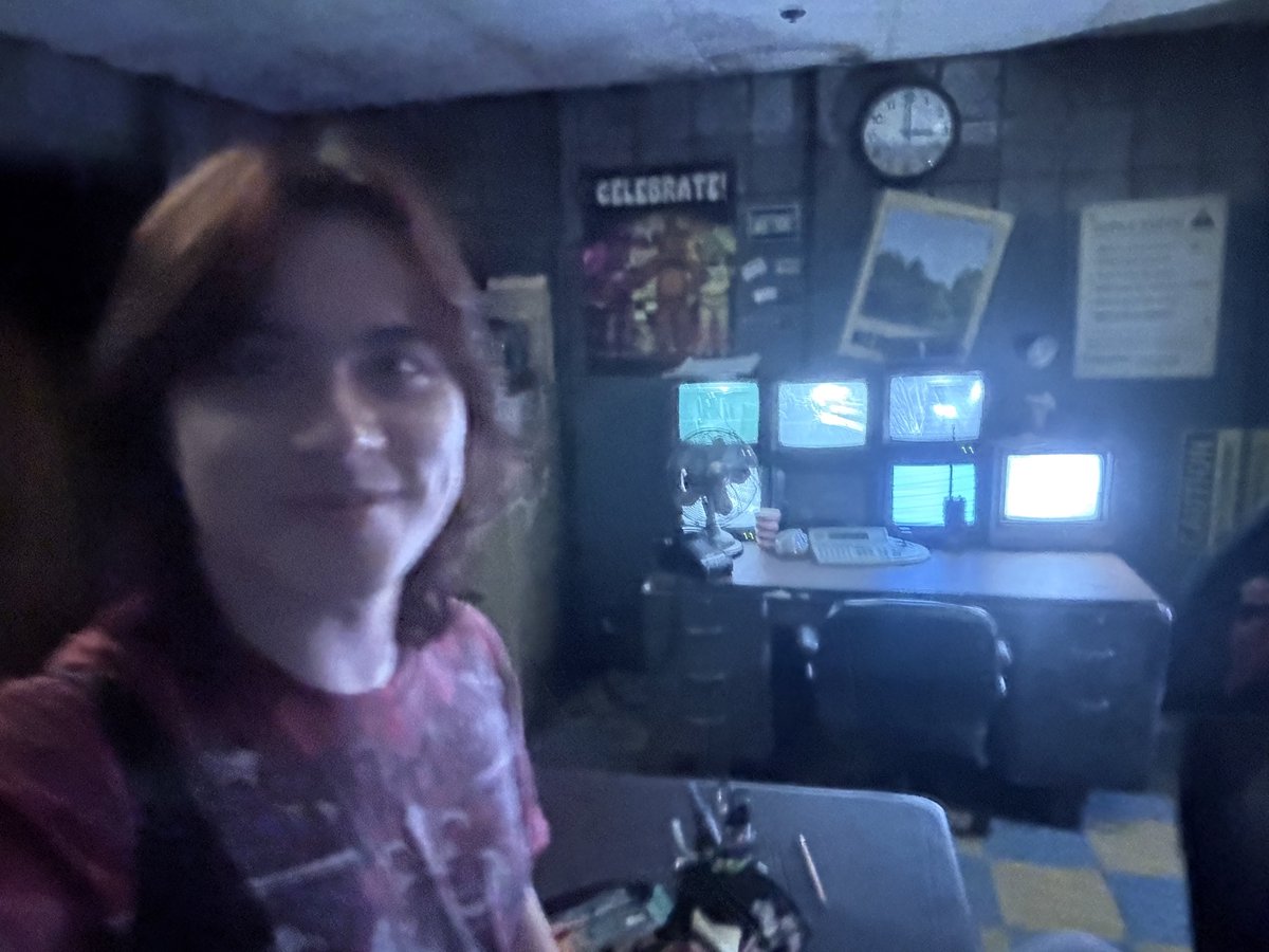 ItsEvanTube's tweet image. First day at work 😊😊😊