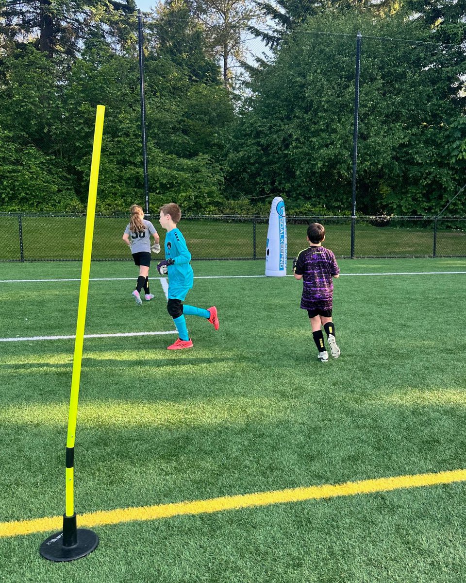 💪 Our goalkeepers putting in the work! 💪

Led by Coach Jake, these goalkeeper sessions bring the perfect mix of challenge, skill-building, and fun - helping our goalies level up every week! ⚽️🧤 

#WeAreValor #Goalkeepers #Goalie #YouthSoccer #Soccer