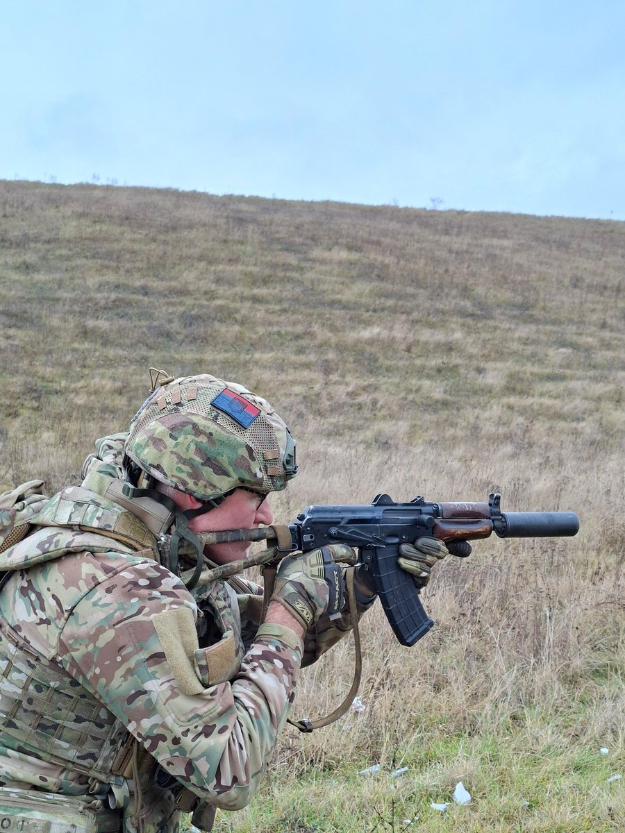 Виїхали з побратимами попалити набої,бо давно не стріляли. Вчергове виявив що,навіть, попри переплутані окуляри (взяв для близу замість для далі),я добре влучаю і на 100 і на 200 м. Приємно,хоч спина й болить після броні