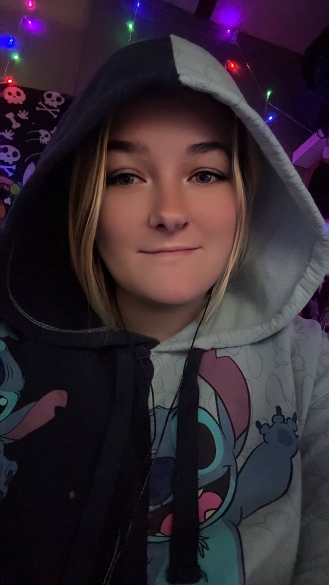 Live playing some Hunt Showdown!! kick.com/StitchWitch come see meeee