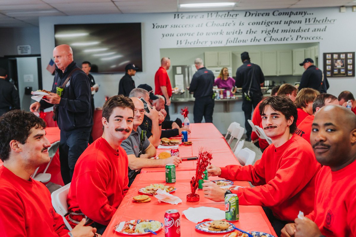 choatesfamily's tweet image. 💙 Yesterday we had the honor of hosting Collierville’s finest our local Police & Firefighters! 🚓🚒 Thank you for everything you do to keep our community safe every single day. ❤️
#ChoatesCares #CommunityStrong #ThankYouHeroes #Collierville #LocalHeroes #ChoatesFamily #BBQDay