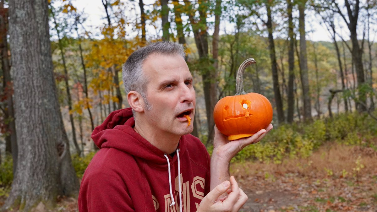 The_AlexHidalgo's tweet image. There are worse things to eat than the insides of your #pumpkin? Right? #Halloween #Jackolantern @baggins_bow