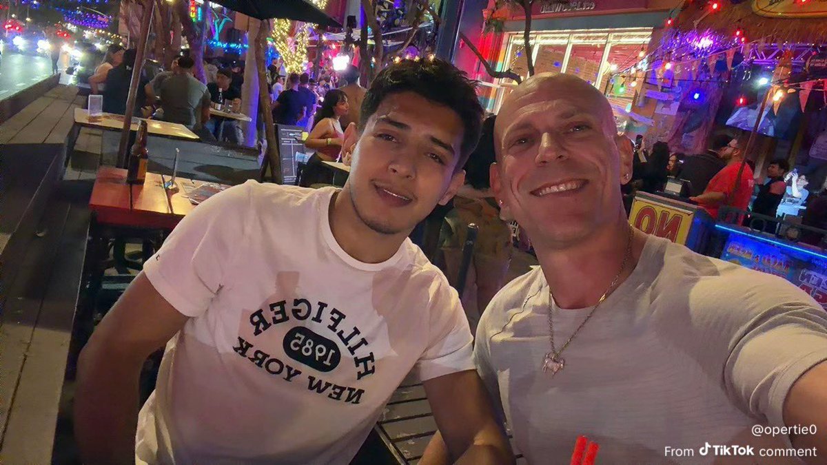 NonZike's tweet image. Big C has a new victim, whiteness will be the downfall of the alienated omg.