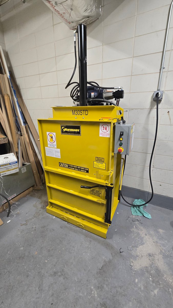 recycleharmony's tweet image. Big city, smart recycling. 
In New York City, every square foot matters — and so does sustainability. That’s why building managers like this one in a prominent NYC tower rely on Harmony’s M30STD small recycling baler to efficiently handle cardboard waste!
#recycleharmony