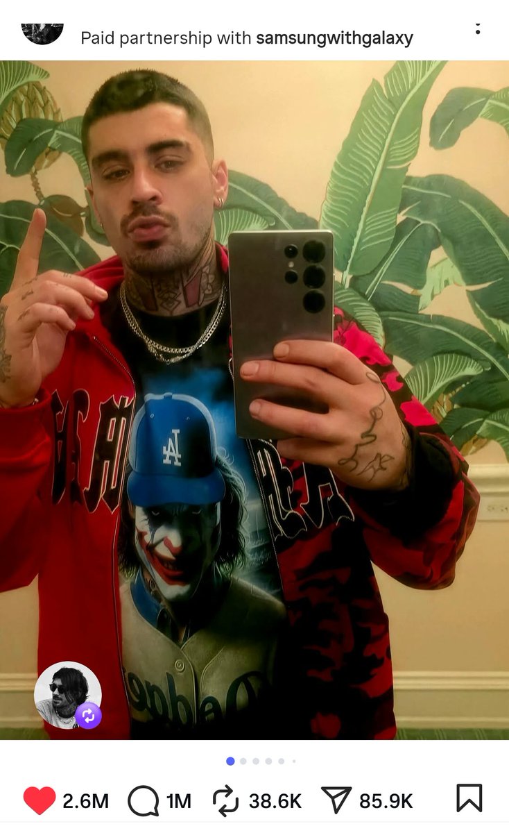 Zayn's most recent Instagram selfie now has 1 MILLION comments 😲
A farmer who sings part time did that folks