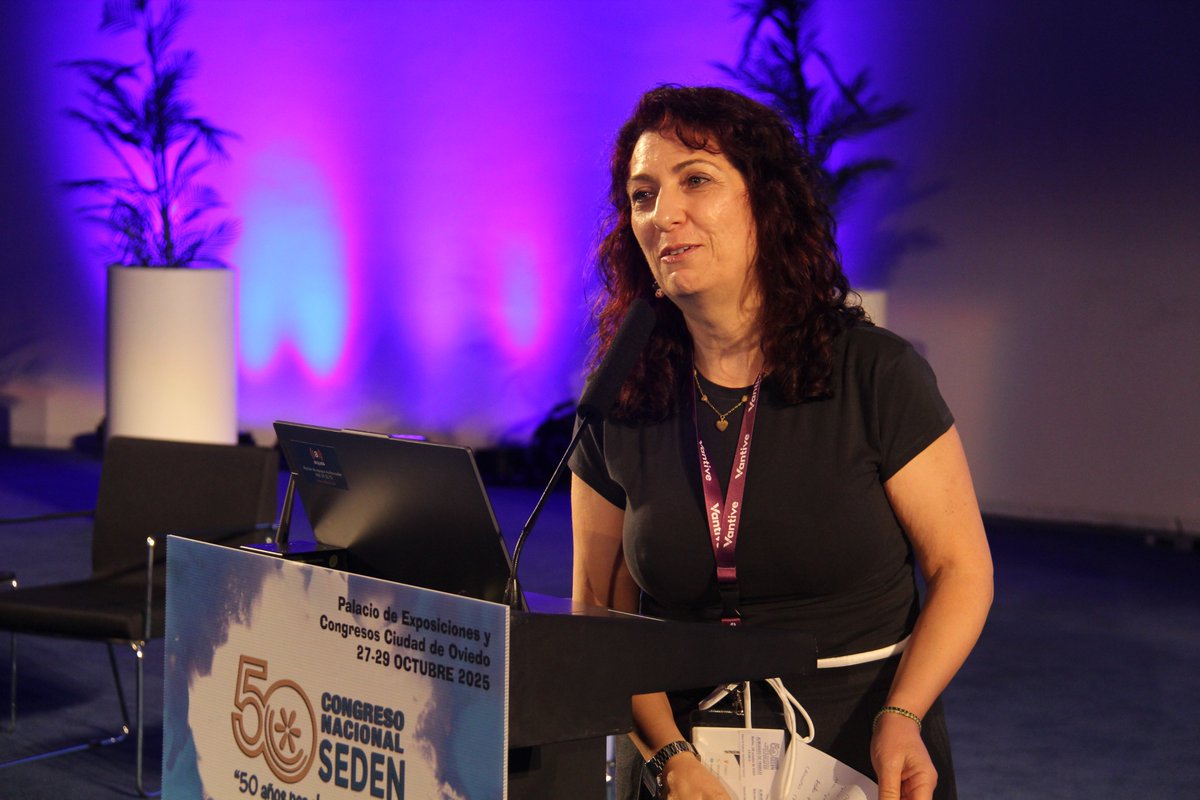 SEDENenfermeria's tweet photo. #SEDEN2025 | 👩‍⚕️👨‍⚕️ 

Despedimos #Oviedo y @OviedoCongresos  agradeciendo al Comité Organizador todo su trabajo para hacer de este Congreso una cita inolvidable. Desde este momento ya empezamos a trabajar en la organización de #SEDEN2026 en #Murcia

#yotambiensoySEDEN https://t.co/phQRuXPPIb