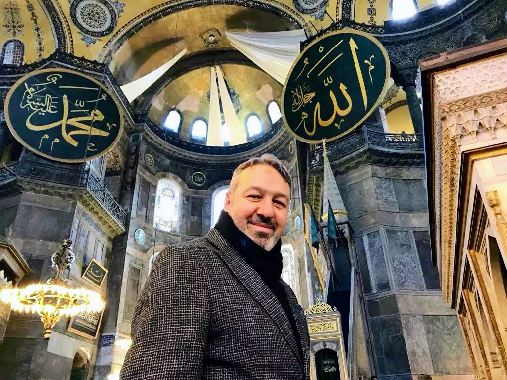 <a href="/bekirdeveli/">Bekir Develi</a> Allahumme salli alâ Muhammed
Ve alâ âli seyyidinâ ve nebiyyinâ Muhammed.