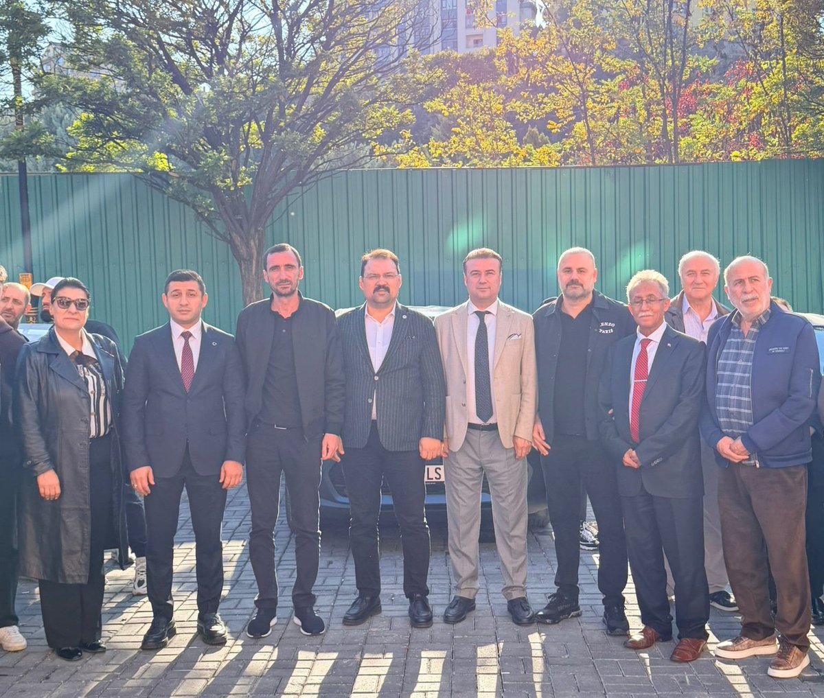 📍Şefkat Mahallesi 

İlçe Başkanımız Sayın Kadir Karapınar, Stk ve Halkla İlişkilerden Sorumlu İlçe Başkan Yardımcımız Sayın Cengiz Yılmaz, İlçe Yönetim Kurulu Üyelerimiz ve Belediye Grup Başkanvekilimiz Sayın Halit Tuğcu ile birlikte ''KHAN GYM FİTNESS VE PILATES SPOR MERKEZİ ''