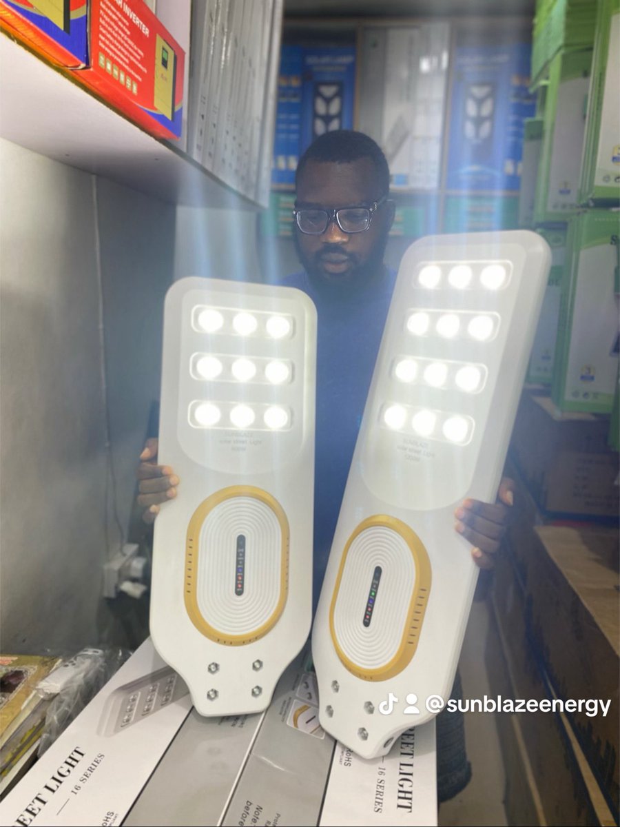 SolarSupplyCo's tweet image. When the sun goes down Sunblaze is here to light up the night .

Compound lit 🔥 AF with Sunblaze solar magic 

No wires ,No worries  just pure brightness. 

SUNBLAZE 12 N55,000
SUNBLAe 9  N45,000

#Sunblaze #SolarPower #SolarLight 
@retweets_9ja @maziechidiime @VendorsSpot