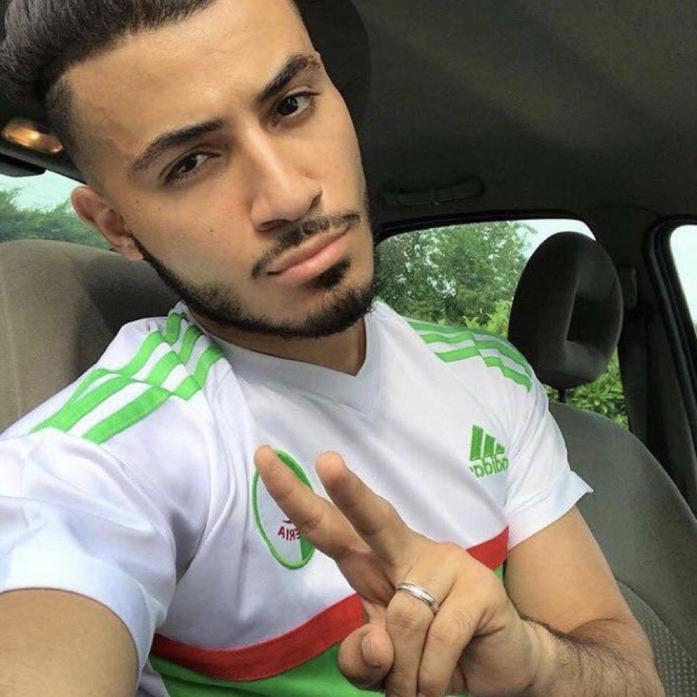 GTAVIBES_FR's tweet image. Tous les jeux Rockstar Games crachent sur l’extrême droite. L’extrême droite n’est qu’un ramassis d’idées de frustrés qui ont honte de se regarder dans une glace pour voir que le problème vient d’eux. Que la haine née d’eux. Et c’est pas parce que 4 milliardaires à la tête de…