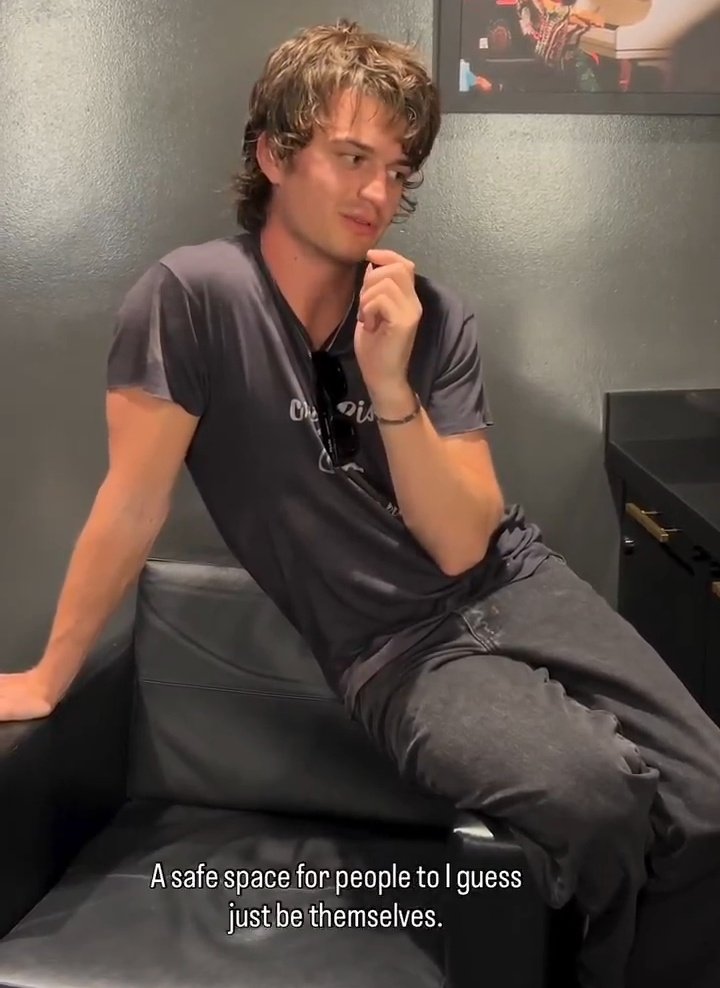 ʎ ǝ l x ǝ ʍ 🍓 tweet media