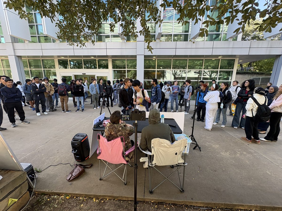 The Fearless Tour tweet media