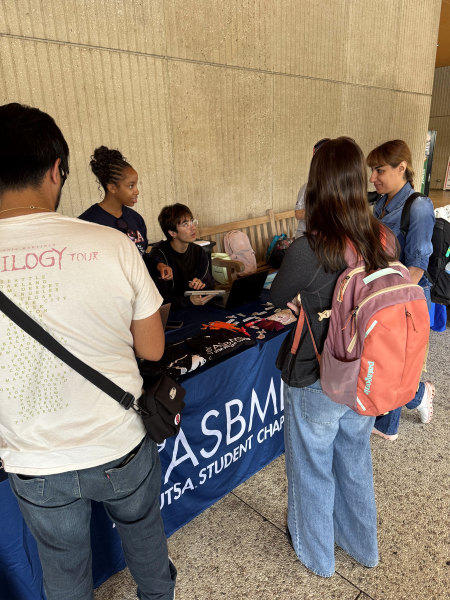 UTSAChemistry's tweet image. Thank you to everyone who helped make National Chemistry Week 2025 a huge success! From engaging demos and scavenger hunts to creative student events, we celebrated chemistry in everyday life with fun and excitement! #NCW2025 #NationalChemistryWeek #UTsanantonio @UTSASciences