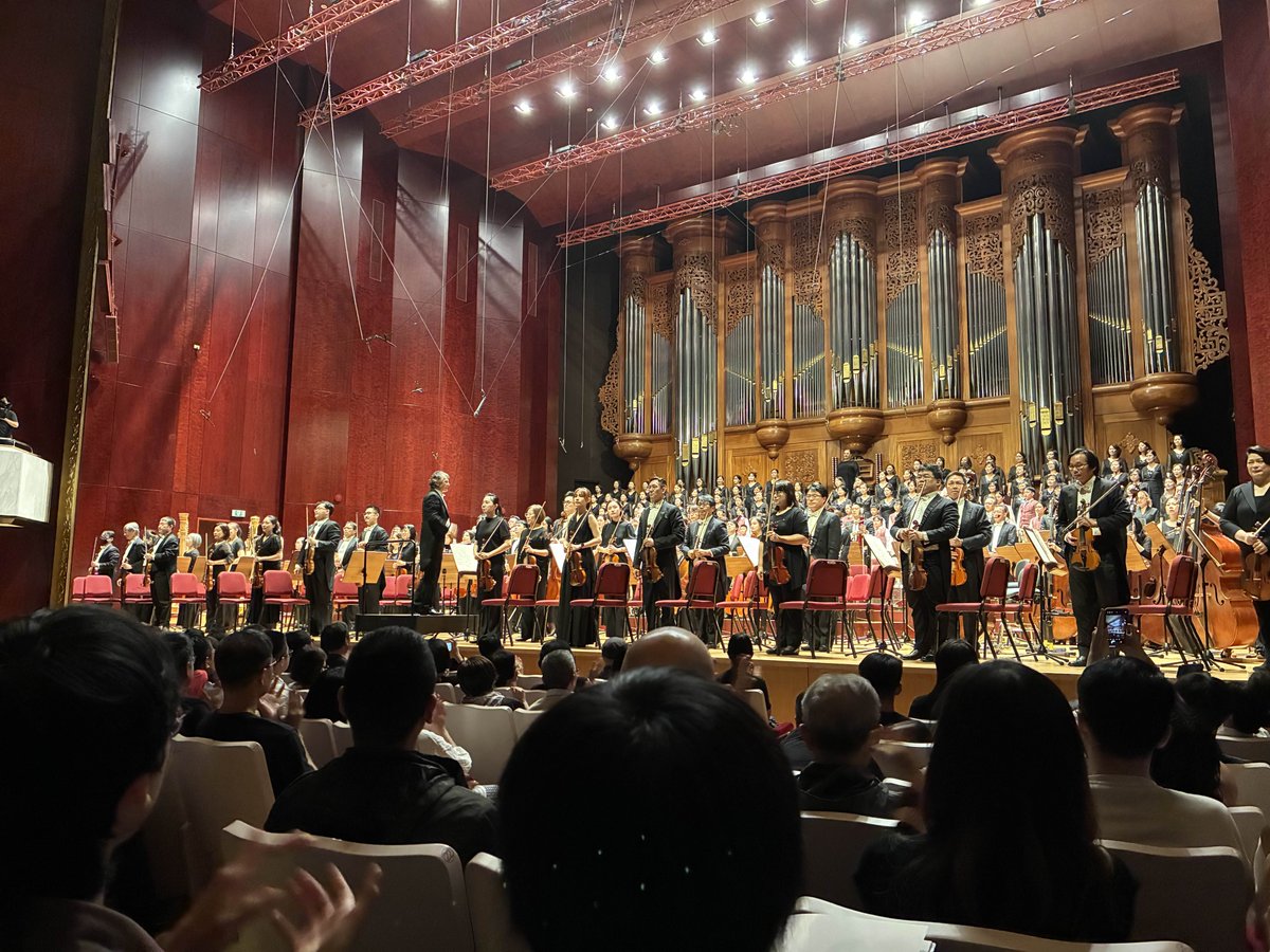 Last Friday, our team had a chance to witness a great performance of Symphony No. 3 by Gustav Mahler together in Taipei. Jun Märkl and NSO really nailed it!