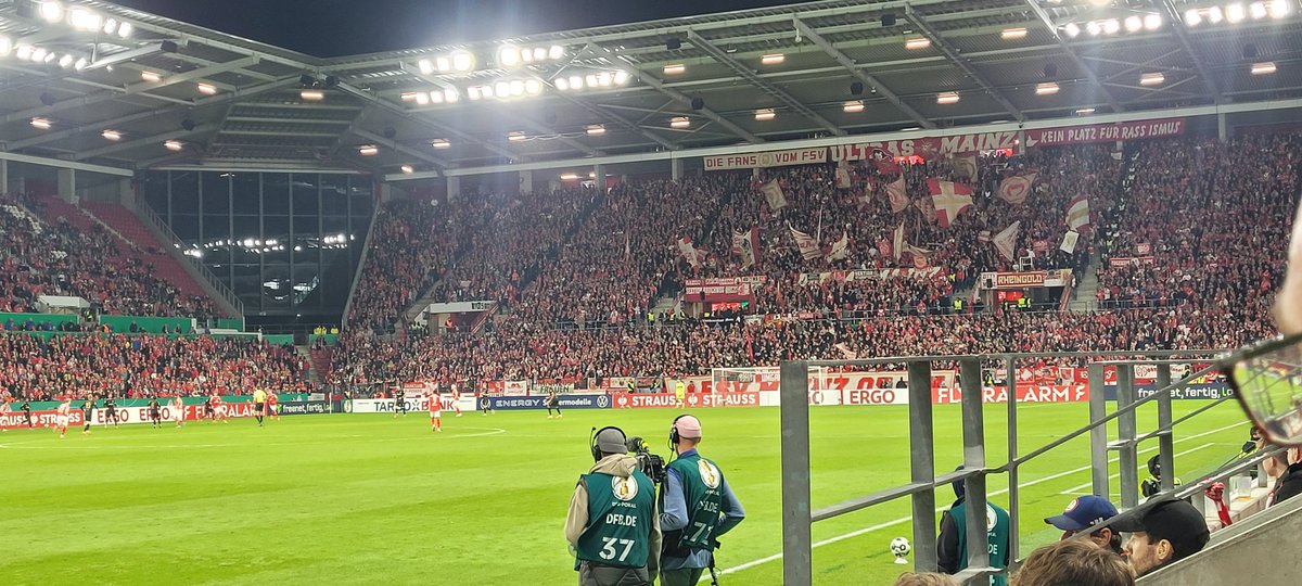 oldschool_STR's tweet photo. Zweiter Schritt in Richting #berlin
#vfb #vvbaway #auswärts #mainz #mainz05 #meenz #dfbpokal #fsvvfb https://t.co/rnBDMCjedC