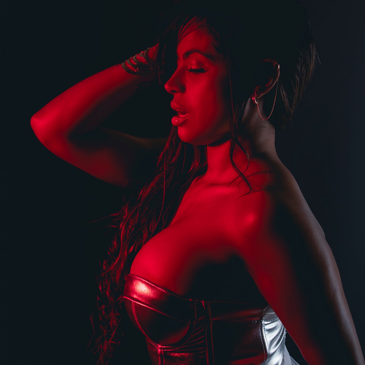 👩🏽:  Jero Sujey
📷 : Alfonso Blanco

#shooting #photo #photography #foto #fotografia #portrait #retrato #nikon #nikonistas #nikon_spain #nikonespaña #model #d780 #Portrait #Beauty #Model #Fashion #Glam #Inspiration #PhotoOfTheDay #InstaGood #InstaDaily