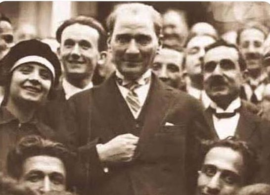 Muhterem gençler, hayat mücadeleden ibarettir. Bundan dolayı hayatta yalnız iki şey vardır: Galip olmak, mağlup olmak. Size, Türk gençliğine terk ettiğimiz ve bıraktığımız vicdani emanet, yalnız ve daima galip olmaktır ve eminim daima galip olacaksınız.

Atatürk, 1923...