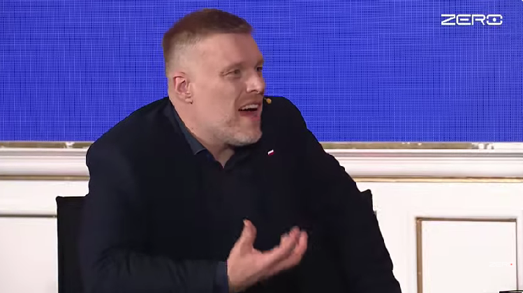tucholski_marek's tweet photo. Po trzech kwadransach debaty propozycje @ZandbergRAZEM można streścić do tego, że państwo do wszystkiego musi więcej dokładać. Czyli mamy płacić wyższe podatki, ale bez gwarancji, że będzie lepiej, bo propozycji reform brak. https://t.co/coBU8RZWFS