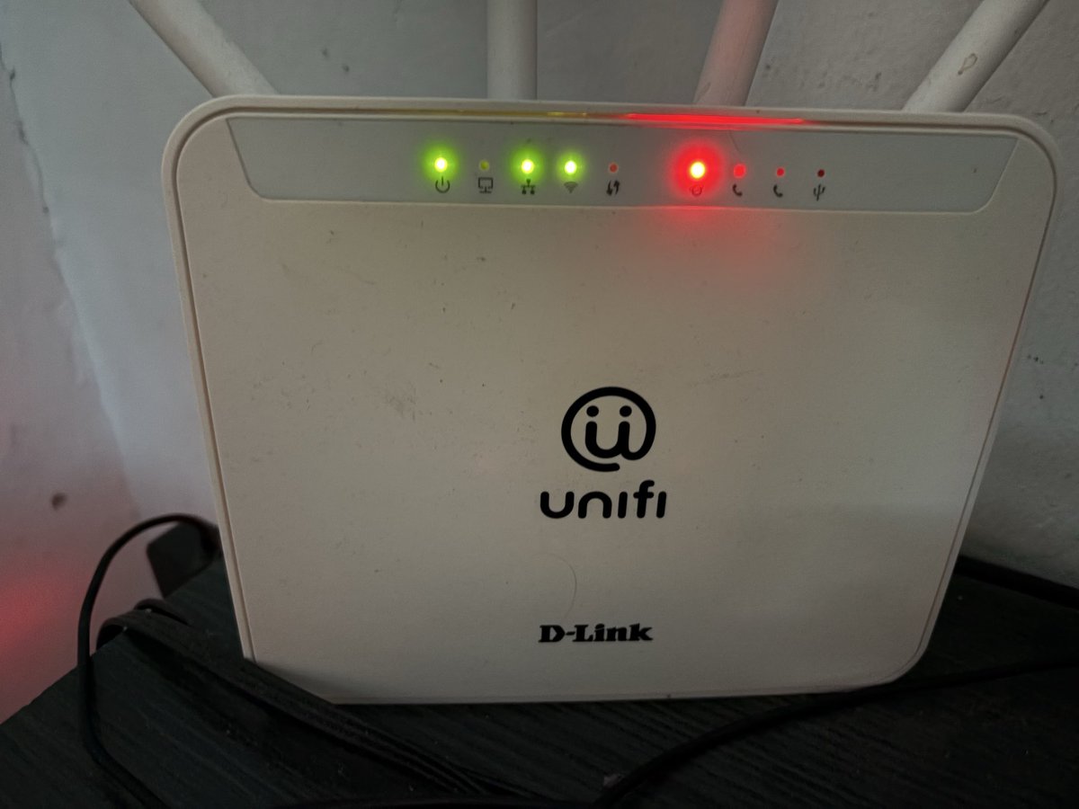 ebdafie's tweet photo. 4 hari asyik merah. @unifi aku bayar bil bulan2 untuk apa ya??? https://t.co/b1BErNQ1FA