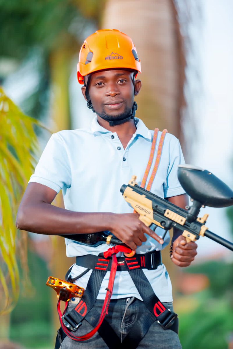 Nze okukuma  Mr Luzzi kiyamba nze 
#luzzi