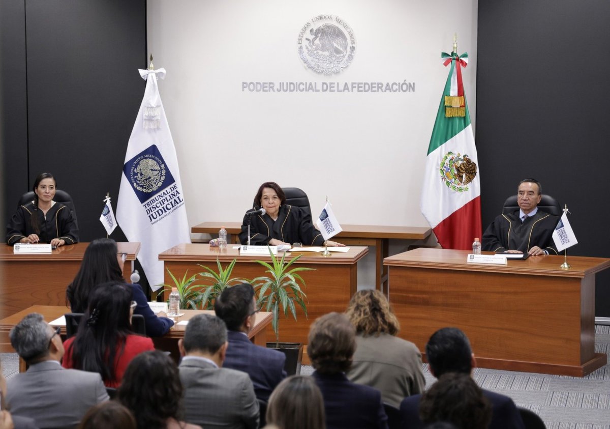 LRomo18's tweet image. 🏛️ Durante la instalación de la Comisión de Conflictos Laborales del @tdjmex 👩🏻‍⚖️👨🏻‍⚖️
Para la atención y resolución de asuntos en la materia dentro del #PJF.
@SCJN @OAJ_Mex
#NuevoPoderJudicial #Transparencia