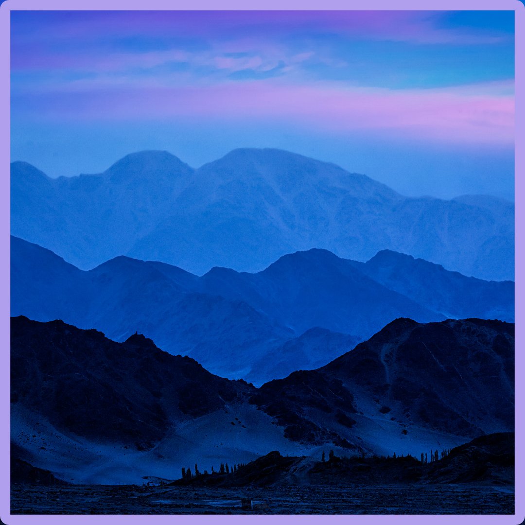 ‘Twilight’ joins ‘two’ and ‘light’ to name the half-light between day and night. From Old English twi-lyht, it shares roots with ‘twin’ and ‘lucid’. Read more: greatexpectationseducation.uk/musings-words-…