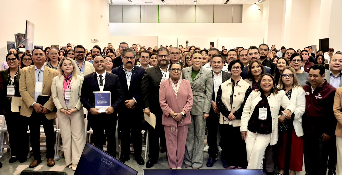 #Hoy estuvimos con la gobernadora <a href="/MarinadelPilar/">Marina del Pilar</a>, en la Audiencia Pública en #BajaCalifornia, donde escuchamos los planteamientos y propuestas de especialistas y ciudadanos para construir una #ReformaElectoral que vaya en sintonía con la nueva realidad política de #México.🇲🇽