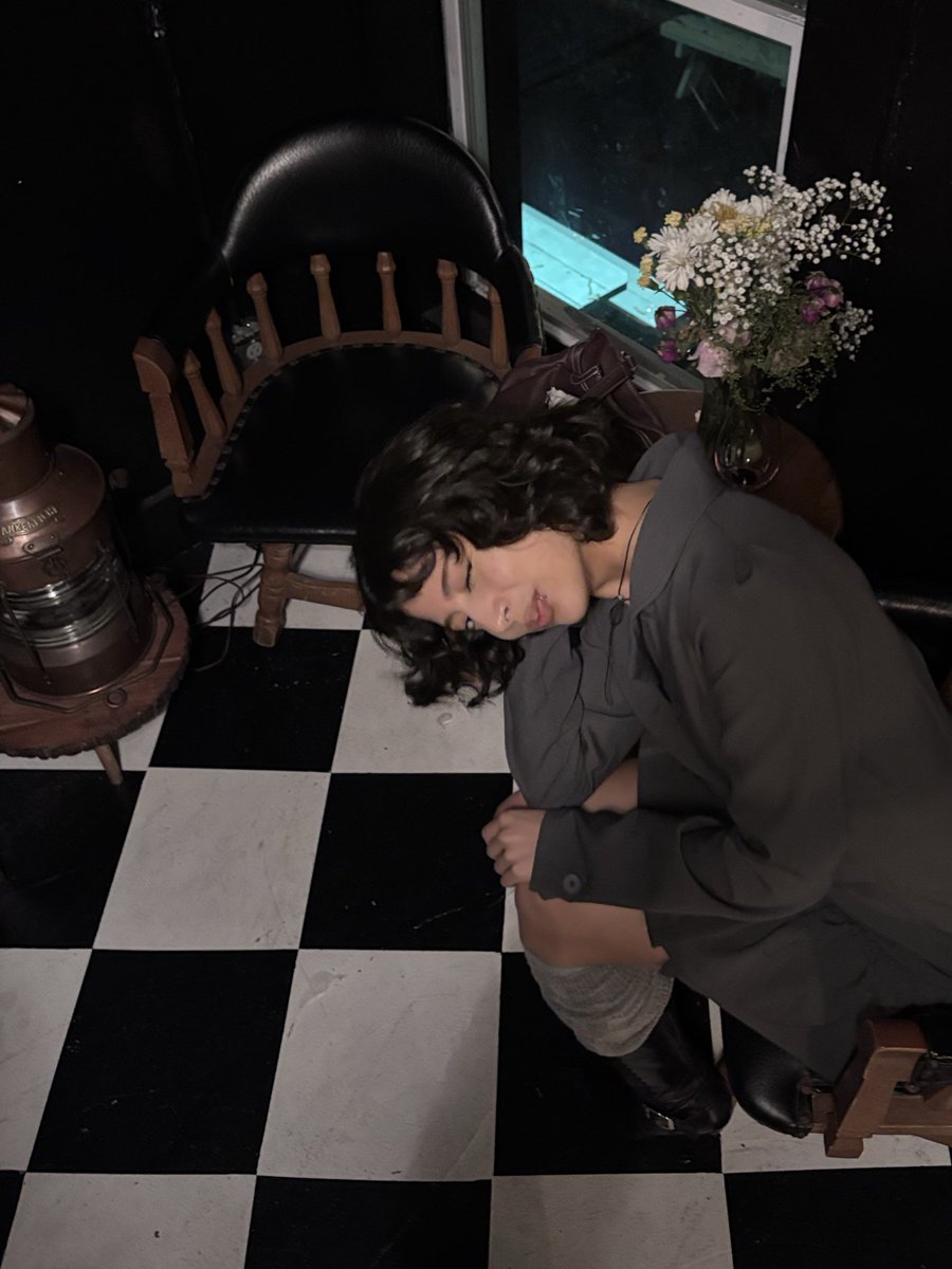 baby blue tweet media