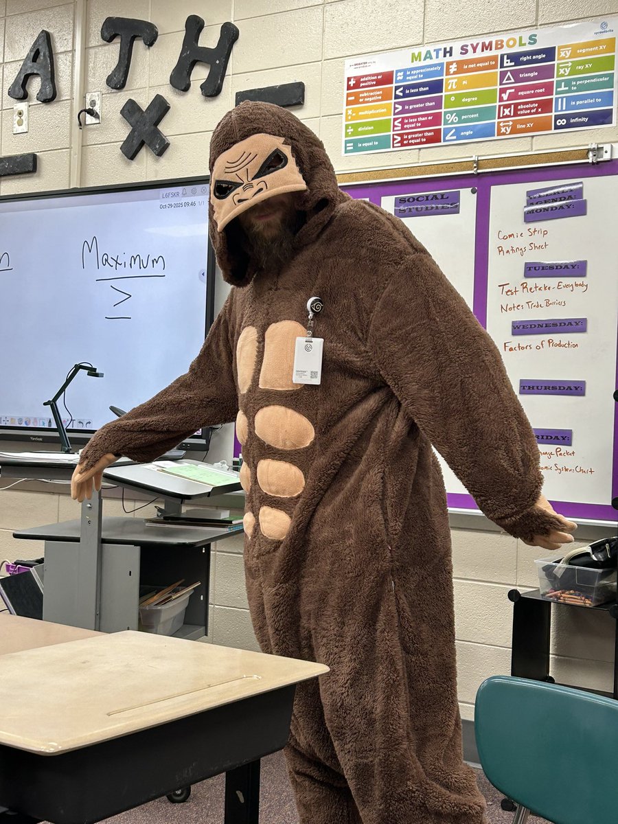 cryptid_chris25's tweet photo. Keep Cryptids in Schools. #bigfoot #redribbonweek #pjday https://t.co/JePoKfU94p