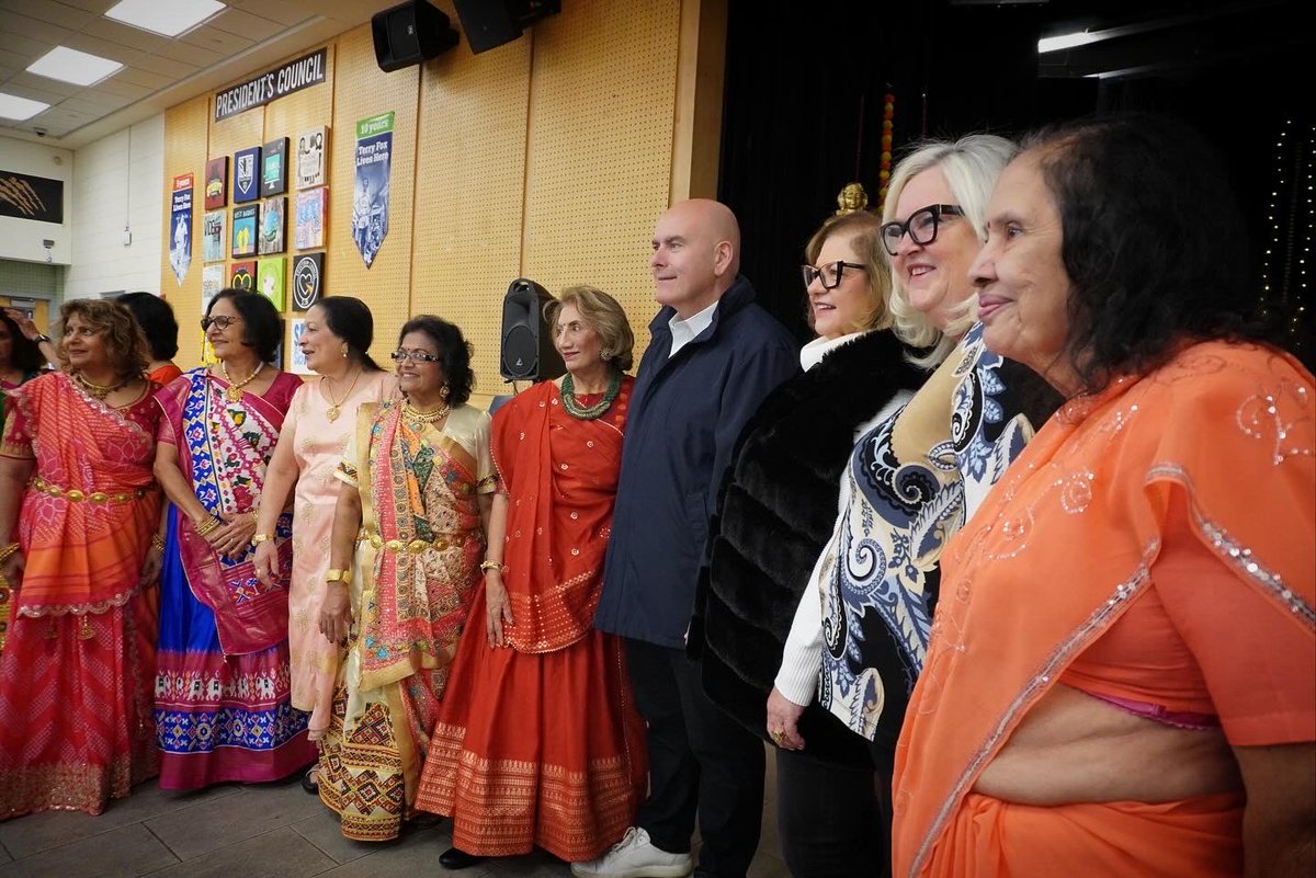 annarobertsmp's tweet photo. Celebrated the triumph of light over darkness and good over evil with many wonderful friends at @Human_Endeavour.

Happy Diwali! 🪔 https://t.co/oXR7TJkAAa