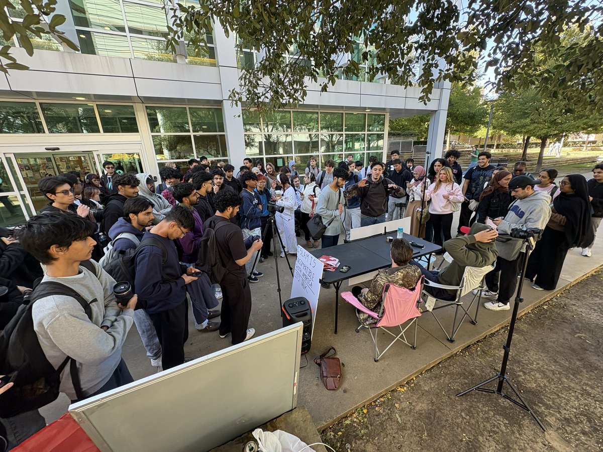 The Fearless Tour tweet media