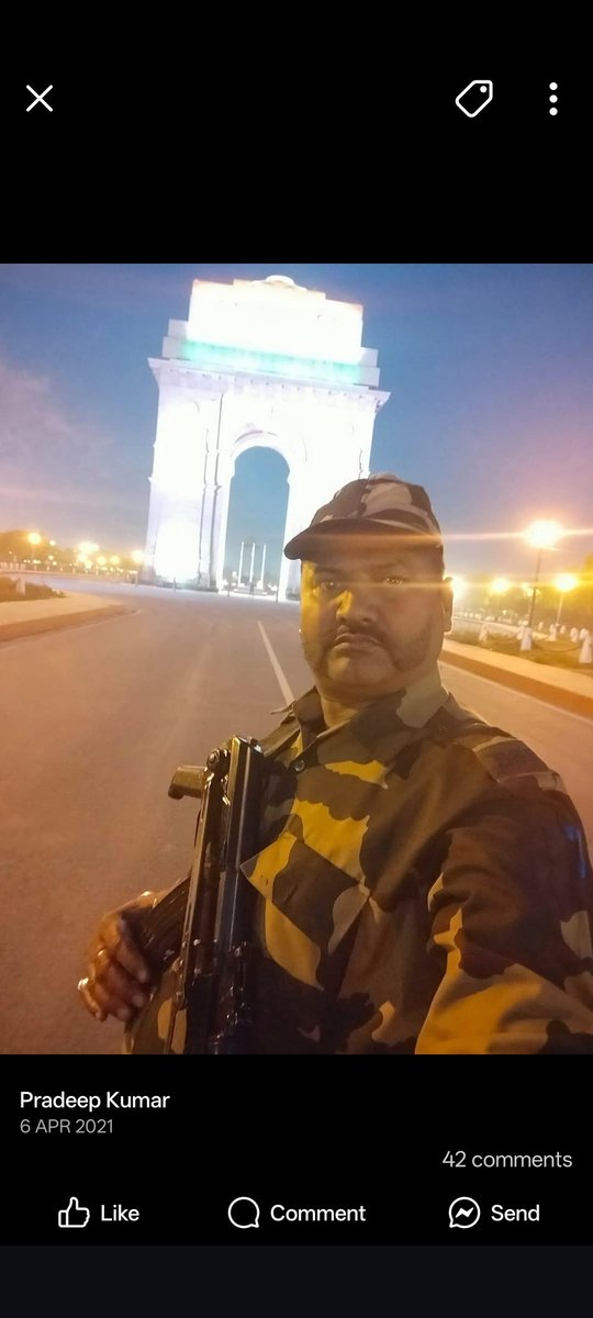 deepakawasthipa's tweet photo. गृह मंत्रालय की गाइडलाइन का पालन नहीं कर रहे पैरामिलिट्री बीएसएफ के जवान प्रदीप,जवानों पर देश सुरक्षा की जिम्मेदारी है,जो अपने निजी फेसबुक सोशल मीडिया अकाउंट पर छठ पूजा के पर्व की फोटो वर्दी,वैपन के साथ बायरल @BSF_India @HMOIndia @PMOIndia @bstvlive @aajtak @DefenceMinIndia https://t.co/R0VY2KHBl2