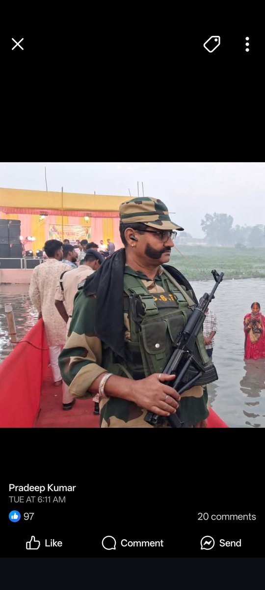 deepakawasthipa's tweet photo. गृह मंत्रालय की गाइडलाइन का पालन नहीं कर रहे पैरामिलिट्री बीएसएफ के जवान प्रदीप,जवानों पर देश सुरक्षा की जिम्मेदारी है,जो अपने निजी फेसबुक सोशल मीडिया अकाउंट पर छठ पूजा के पर्व की फोटो वर्दी,वैपन के साथ बायरल @BSF_India @HMOIndia @PMOIndia @bstvlive @aajtak @DefenceMinIndia https://t.co/R0VY2KHBl2