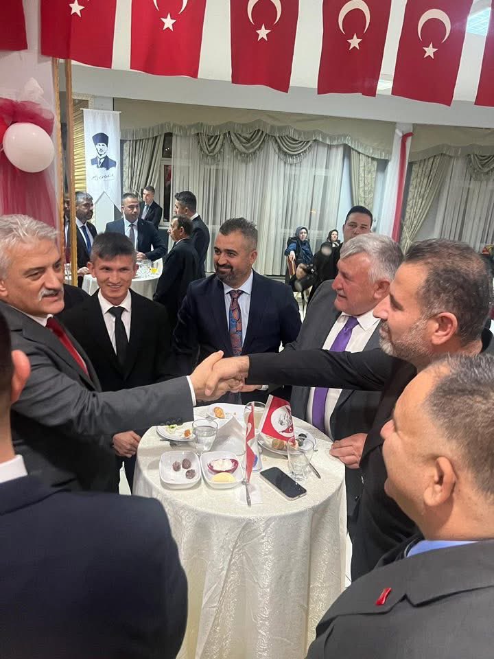 Kırıkkale Valisi Sn. <a href="/makasmehmet34/">Mehmet MAKAS</a> ın evsahipliğinde 🇹🇷 Cumhuriyetimizin 102.yılı anısına düzenlenen resepsiyona katıldım. Bu vesileyle vatan, bayrak ve mukaddesatı uğruna şehit olan ecdadımızı saygı ve dua ile yâd ediyorum. 

#29EkimCumhuriyetBayramı🇹🇷