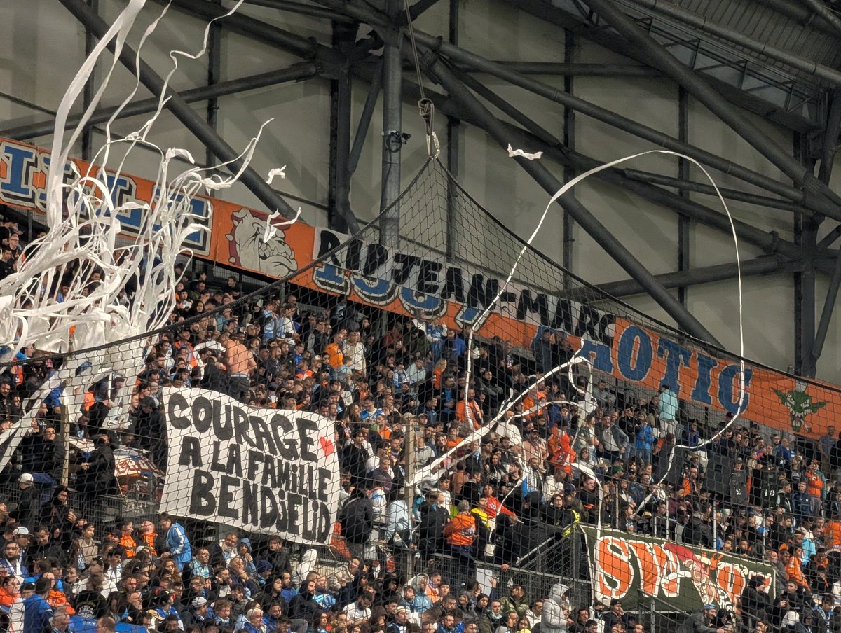 "Courage Rayan, Le Dragon est avec toi" - Fanatics 

"Courage Rayan, Bienvenue Noé" - MTP

"RIP Mathieu" - CAOM

"Courage à la famille Bendjelid" - SW87