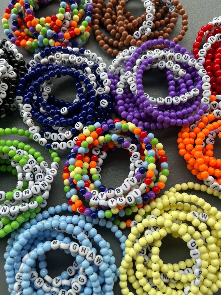 ohsomarvin's tweet photo. fan support for maki’s kolorcoaster concert🎢

album tracks friendship bracelets!
by: @ohsomarvin 

- 1:1 ratio 
- open for trades

see you there!

#KOLORCOASTER #Maki @clfrnia_maki @zushisofficial_ https://t.co/yqw75rqk7o