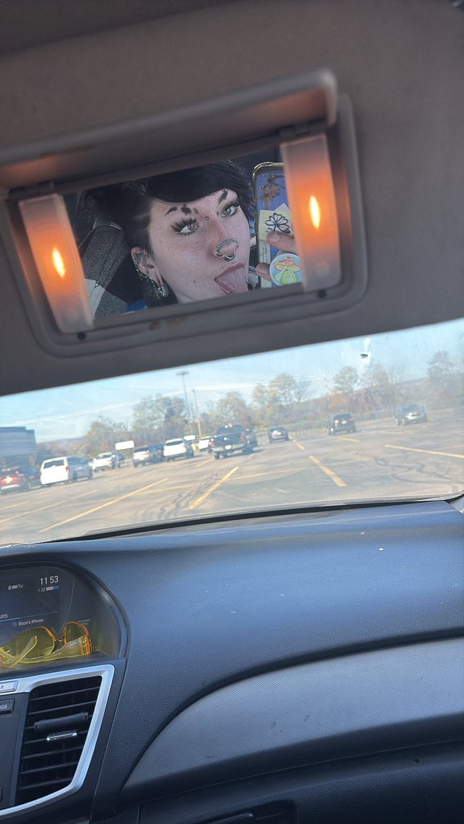 cheekiesloth's tweet photo. DMs open, hmu 😏🤭 https://t.co/3g89poQkvL