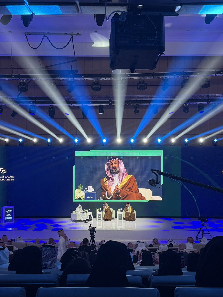 mjd_aziz's tweet photo. تشرفت بحضور مؤتمر #الحوكمة_القانونية ، الذي نظمته @RiyadhChamber بالتعاون مع @ArabEastCollege ، بمشاركة معالي الأستاذ محمد القويز، حيث ناقش المؤتمر الجوانب التنظيمية والتطبيقية، ودورها في تعزيز الامتثال والشفافية.

تجربة ثريّة ،غنية بالمعلومات القيِّمة. أشكر جميع القائمين عليها. https://t.co/JQ1x3ZbMyF