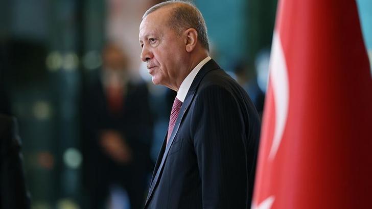 SireneOznur's tweet photo. Cumhurbaşkanı Erdoğan:

➖"Kurtuluş Savaşında kağnı ile mermi taşıyan kahramanlardan aldığımız güçle kendi İHA’larımızı, helikopterimizi, gemimizi, savaş uçağımızı yapıyoruz. 20 yıl öncesine kadar savunma sanayisi yüzde 80 oranında dışa bağımlı ülke hamdolsun bugün dünya ile rekabet edebilir konuma yükselmiştir."