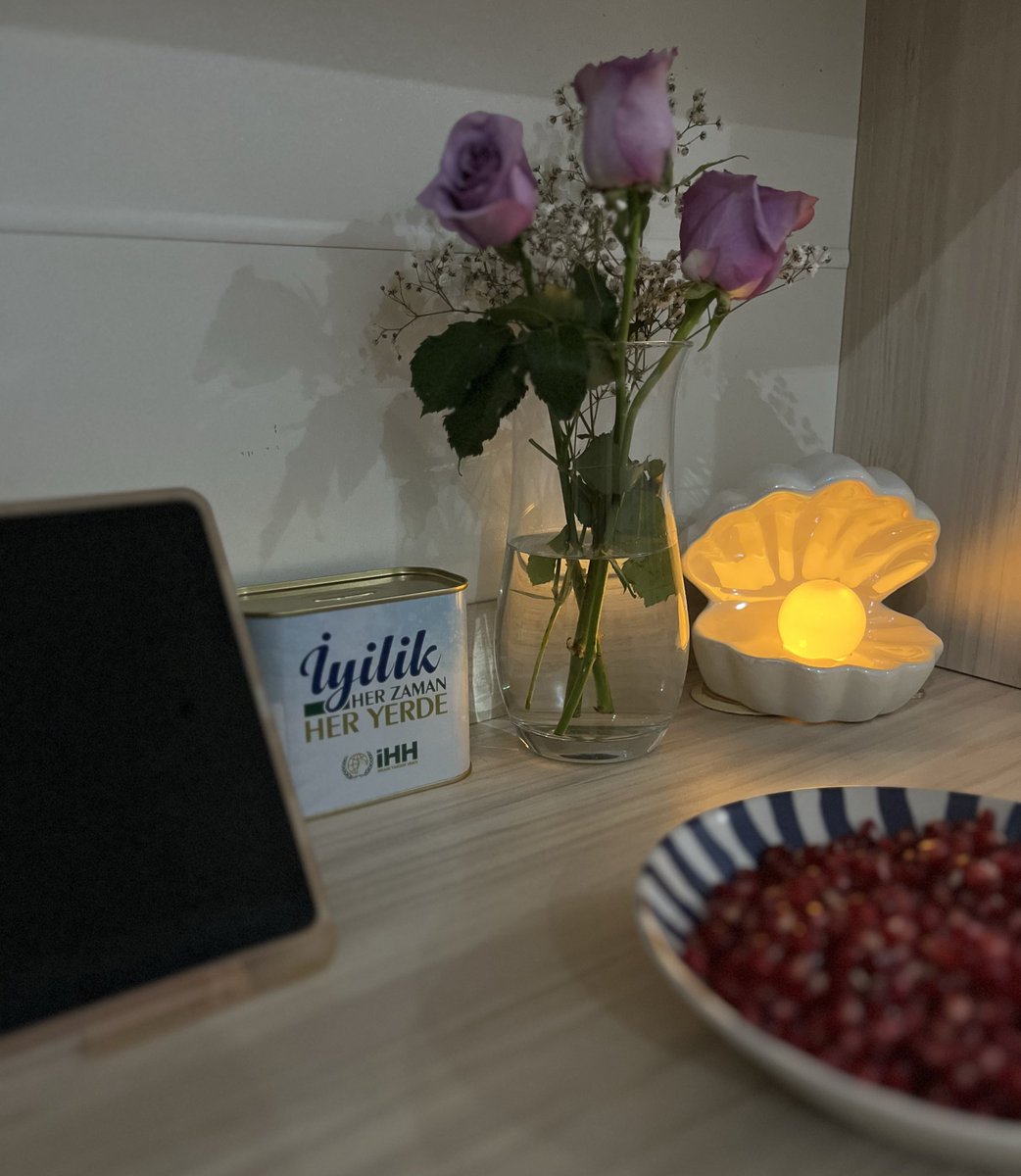 vazosunda taze çiçeğin, mutfağında kek kokusunun eksik olmadığı evin hanımı olma hayali