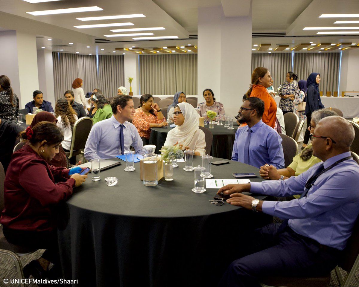 UNICEFMaldives's tweet photo. In partnership with @MoHmv, @HPA_MV &amp; @UNFPAMaldives, we convened key partners for a #Mashvaraa on adolescent health &amp; accelerating action for adolescent girls. Discussions focused on progress, challenges &amp; next steps for action regarding adolescence health &amp; wellbeing in 🇲🇻 https://t.co/0Zg9SaUKpW