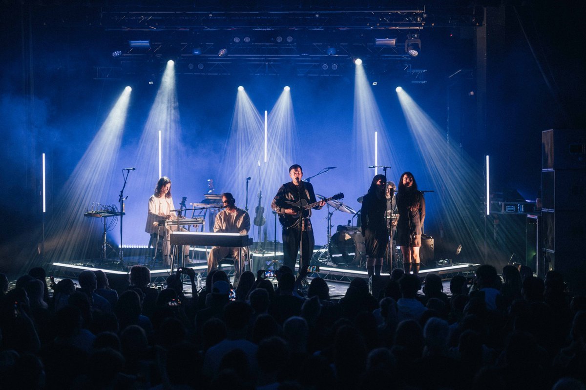 LcrLights's tweet image. Massive thanks to LD Roxane Mirza for bringing us on board to light @SYMLMUSIC&apos;s EU &amp;amp; UK tour!💡

#SYML #NobodyLivesHere #AlbumTour #LiveEvents #LightingDesign #LightingRental #Lights #Control #Rigging