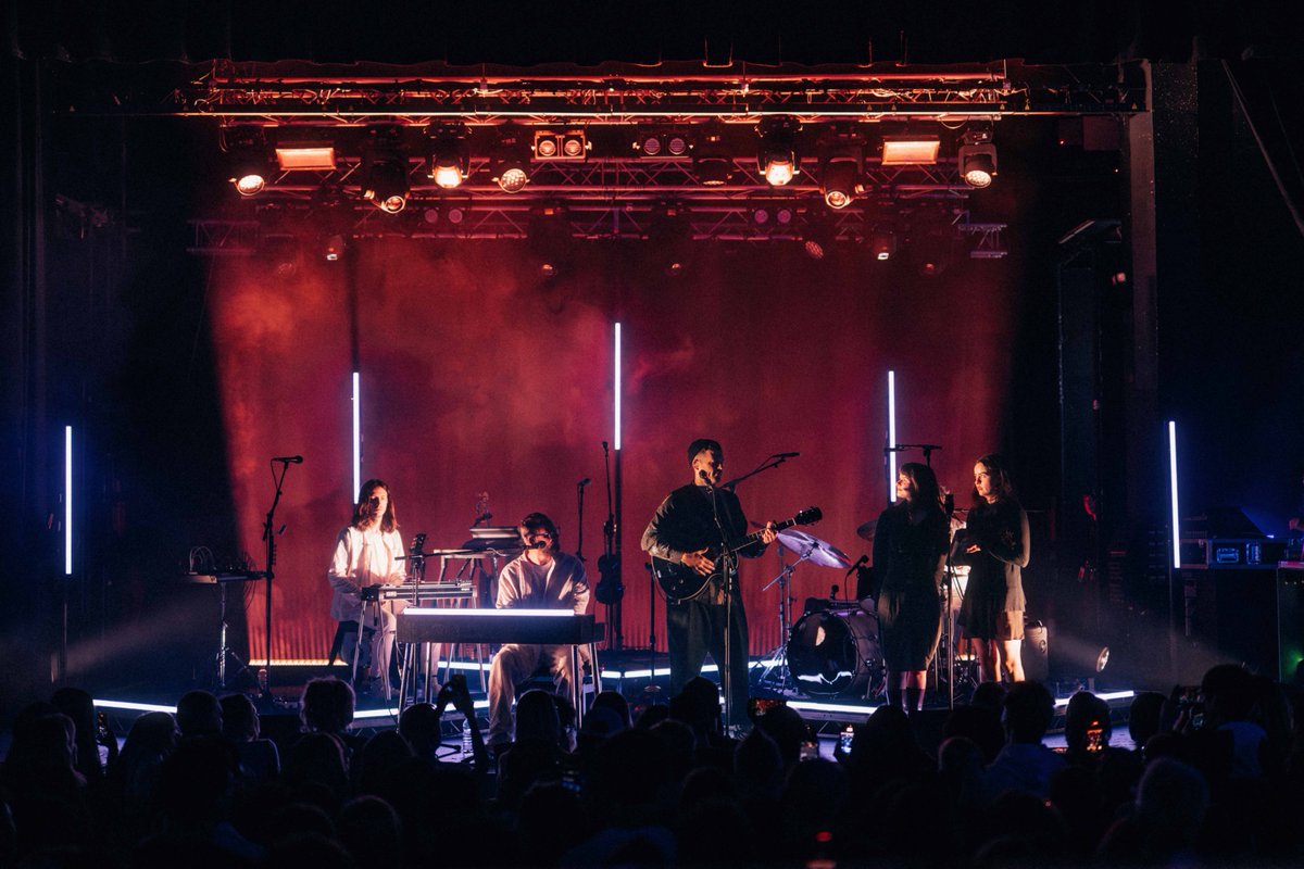 LcrLights's tweet image. Massive thanks to LD Roxane Mirza for bringing us on board to light @SYMLMUSIC&apos;s EU &amp;amp; UK tour!💡

#SYML #NobodyLivesHere #AlbumTour #LiveEvents #LightingDesign #LightingRental #Lights #Control #Rigging