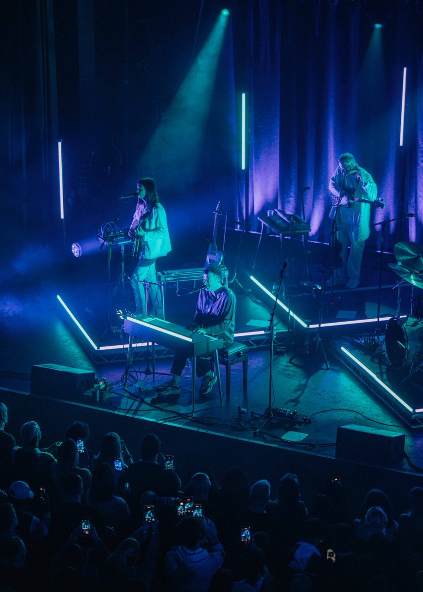 LcrLights's tweet image. Massive thanks to LD Roxane Mirza for bringing us on board to light @SYMLMUSIC&apos;s EU &amp;amp; UK tour!💡

#SYML #NobodyLivesHere #AlbumTour #LiveEvents #LightingDesign #LightingRental #Lights #Control #Rigging