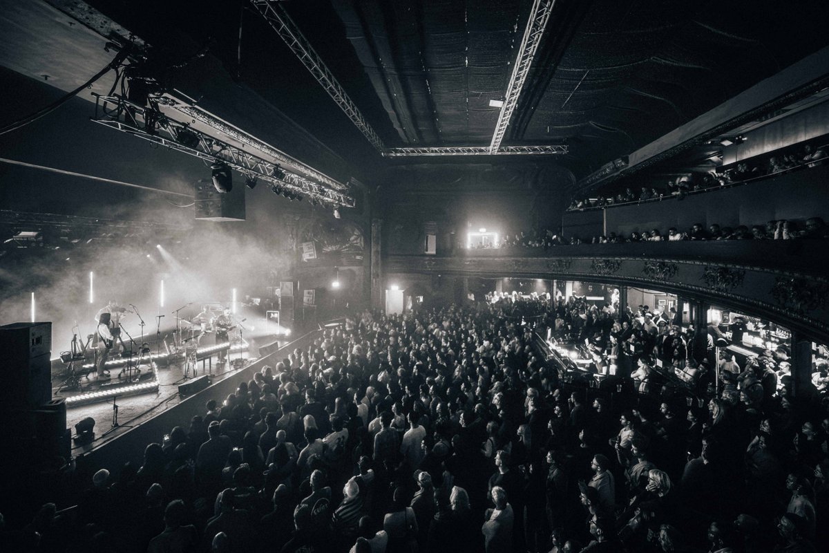 LcrLights's tweet image. Massive thanks to LD Roxane Mirza for bringing us on board to light @SYMLMUSIC&apos;s EU &amp;amp; UK tour!💡

#SYML #NobodyLivesHere #AlbumTour #LiveEvents #LightingDesign #LightingRental #Lights #Control #Rigging