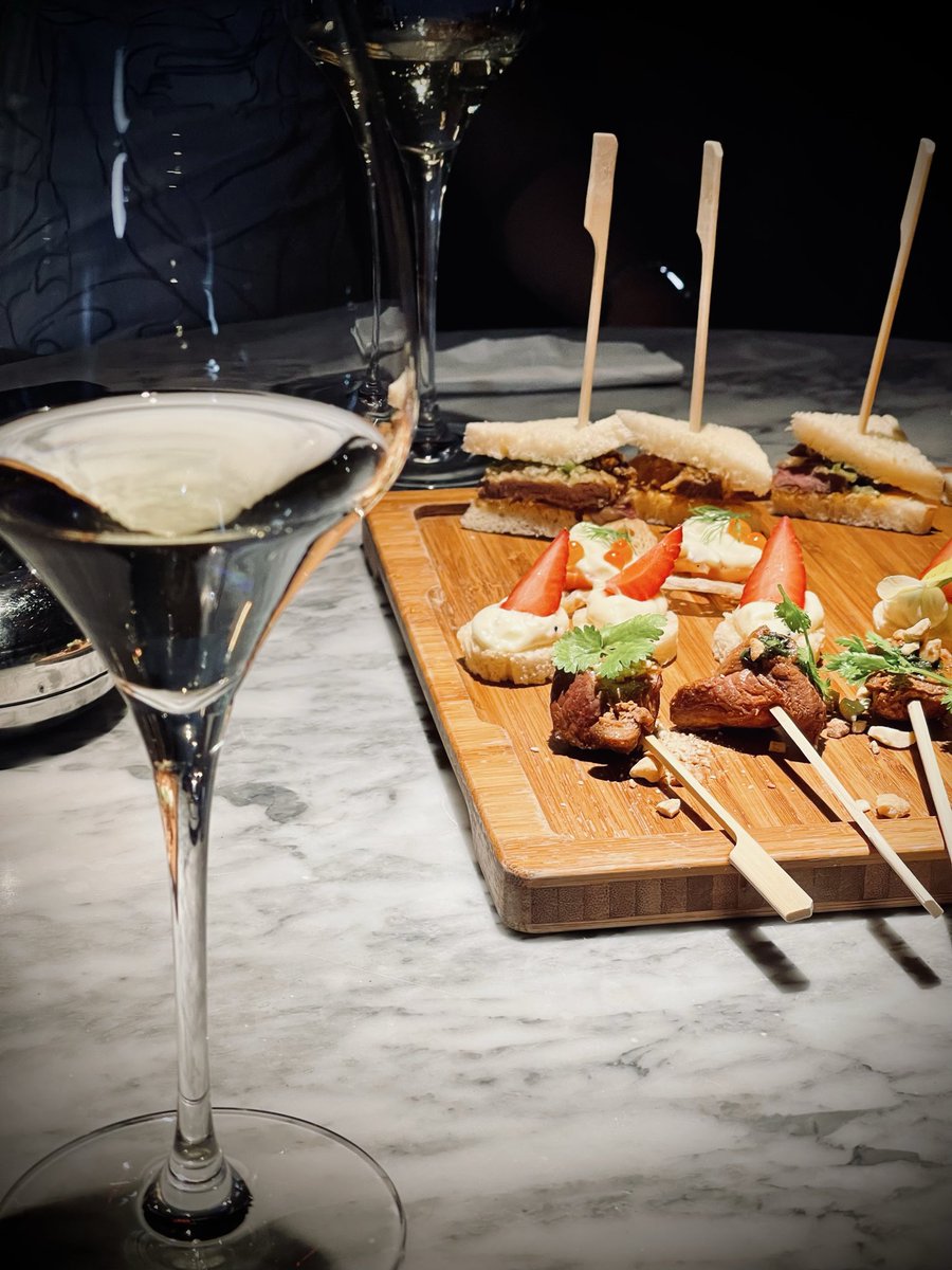 donamdai's tweet image. Những lúc say…tốt nhất là không nên làm gì!